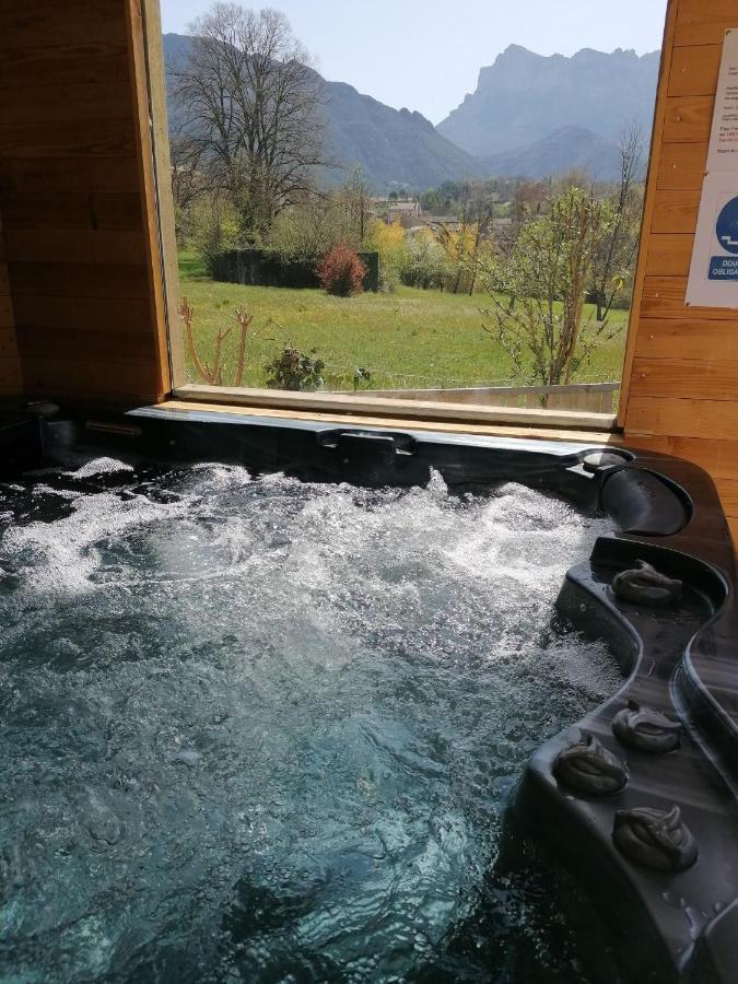 Chambre Avec Jacuzzi Privatif "Le Pecher" Saillans  Eksteriør bilde
